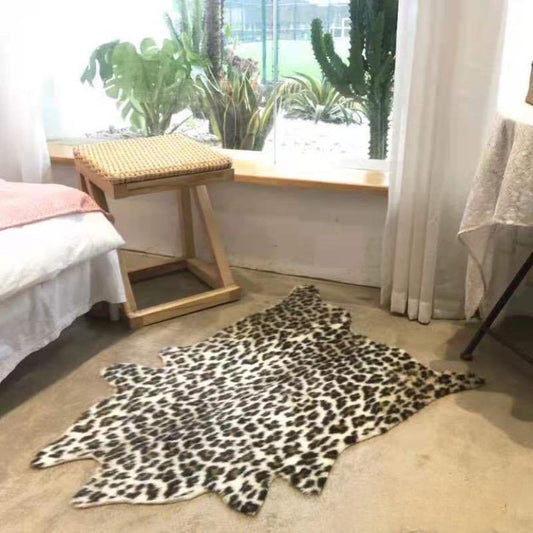 Faux Fur Bedside Rug / Bedside Runner (Leopard Print)