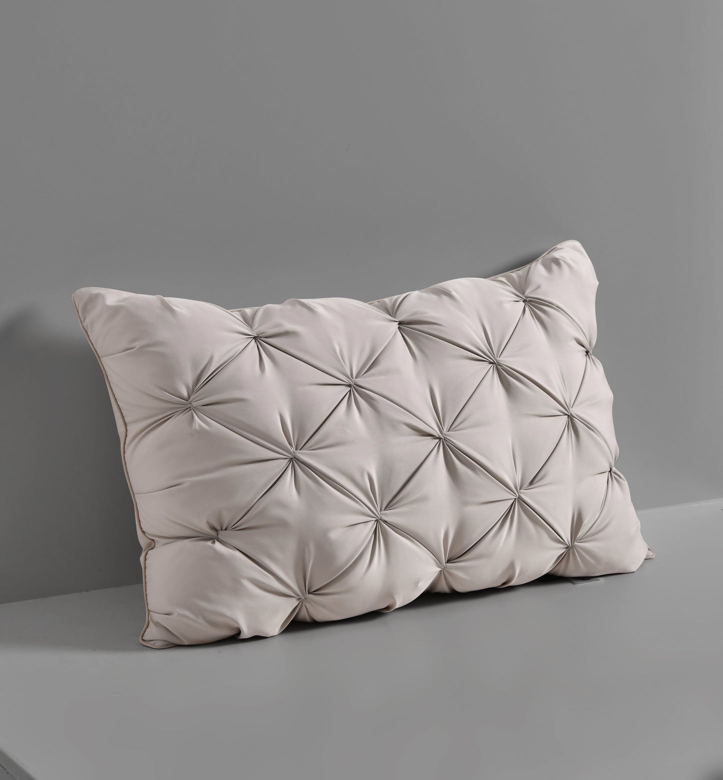 FEATHERY MICROFIBER (CRUELTY-FREE SUPERSOFT PILLOW)